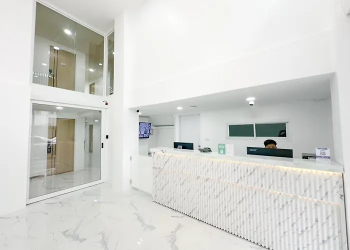 H-banaat Near Yanhee Hospital 3* Bangkok