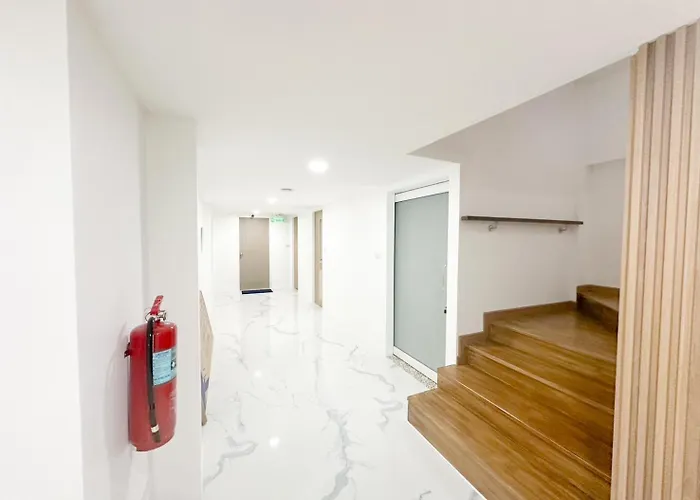 Hotel H-banaat Near Yanhee Hospital 3*