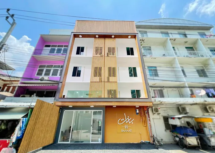 H-banaat Near Yanhee Hospital Hotel 3*
