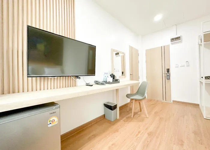 H-banaat Near Yanhee Hospital Hotel 3*