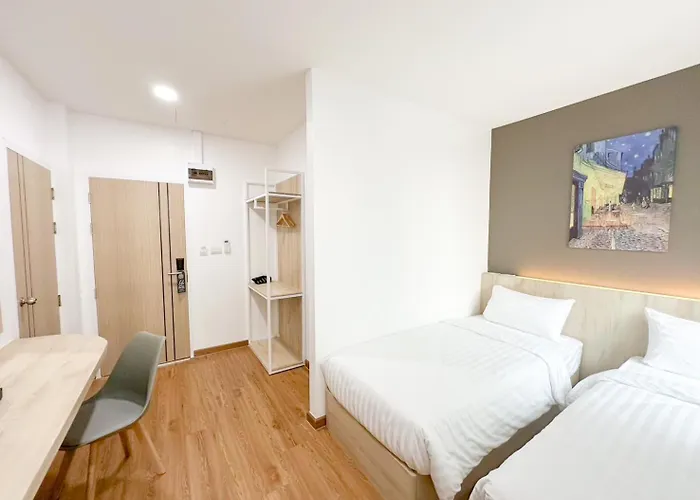 Hotel H-banaat Near Yanhee Hospital Bangkok
