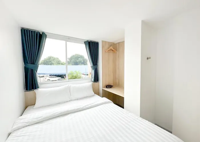 Hotel H-banaat Near Yanhee Hospital Bangkok