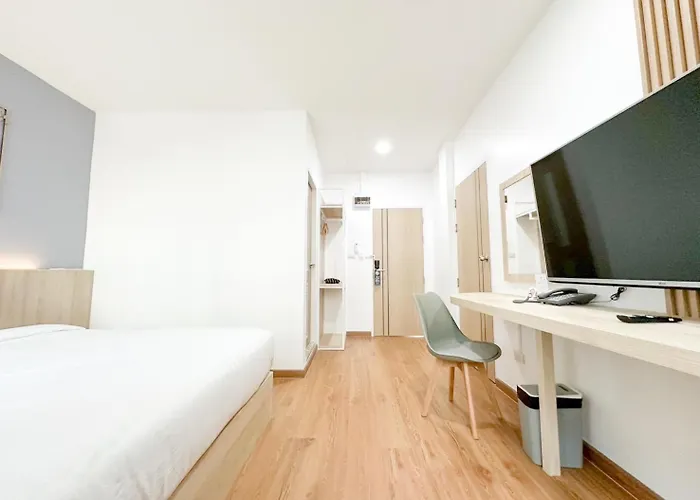 H-banaat Near Yanhee Hospital 3* Bangkok