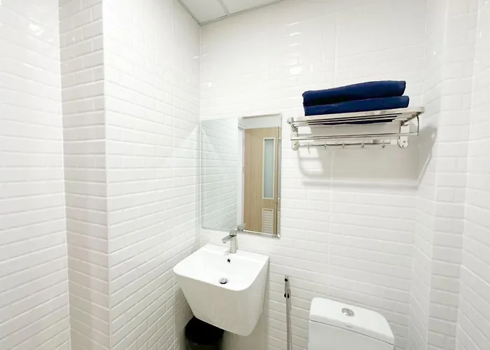 Hotel H-banaat Near Yanhee Hospital 3*